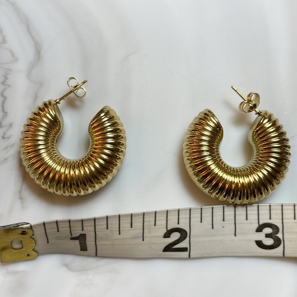 Robyn Tube Gold Donut Hoop Earrings - Picture 12 of 14